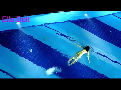 ❤️ मी पाहणे थांबवू शकत नाही, तरुण गोरा ELLA BOLT रिसॉर्ट पूलमध्ये नग्न पोहताना पकडला गेला ❤️ गुदद्वारासंबंधीचा व्हिडिओ mr.pornolymp.ru वर  ❌️❤